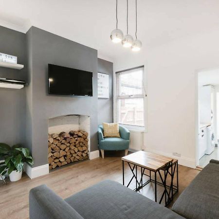 Cambridge House - Modern 2 Bedroom House, Close To Luton Airport & Town Centre Εξωτερικό φωτογραφία